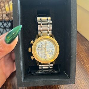 New in box Nixon watch